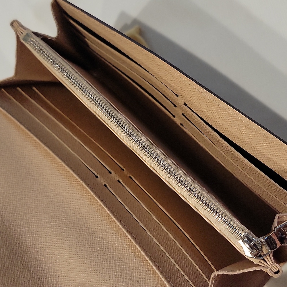 Authentic Louis Vuitton Epi Sarah Wallet - Picture 9 of 13